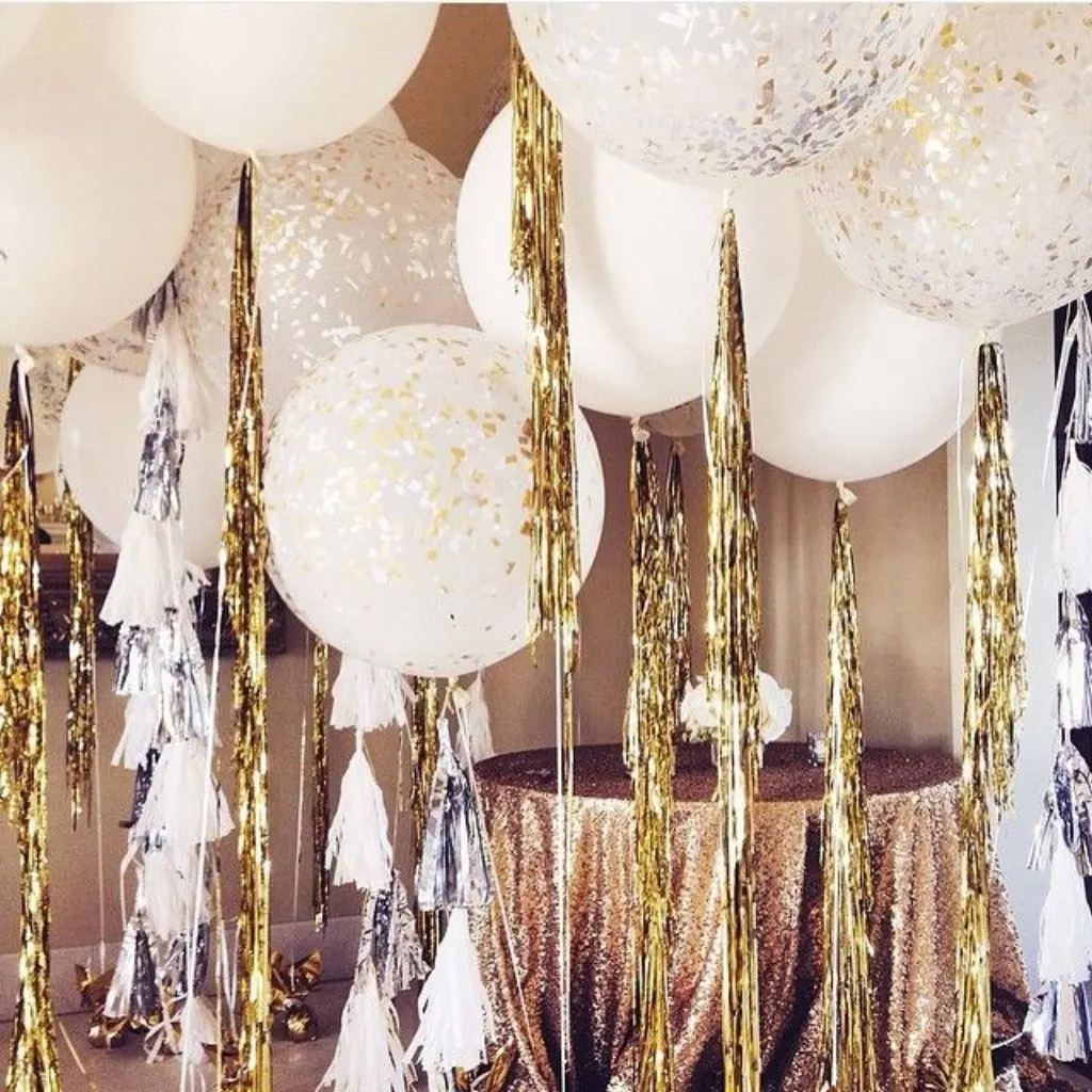 Sur Pinterest Regram @wettermeow sparkly balloons and tassels beautiful!