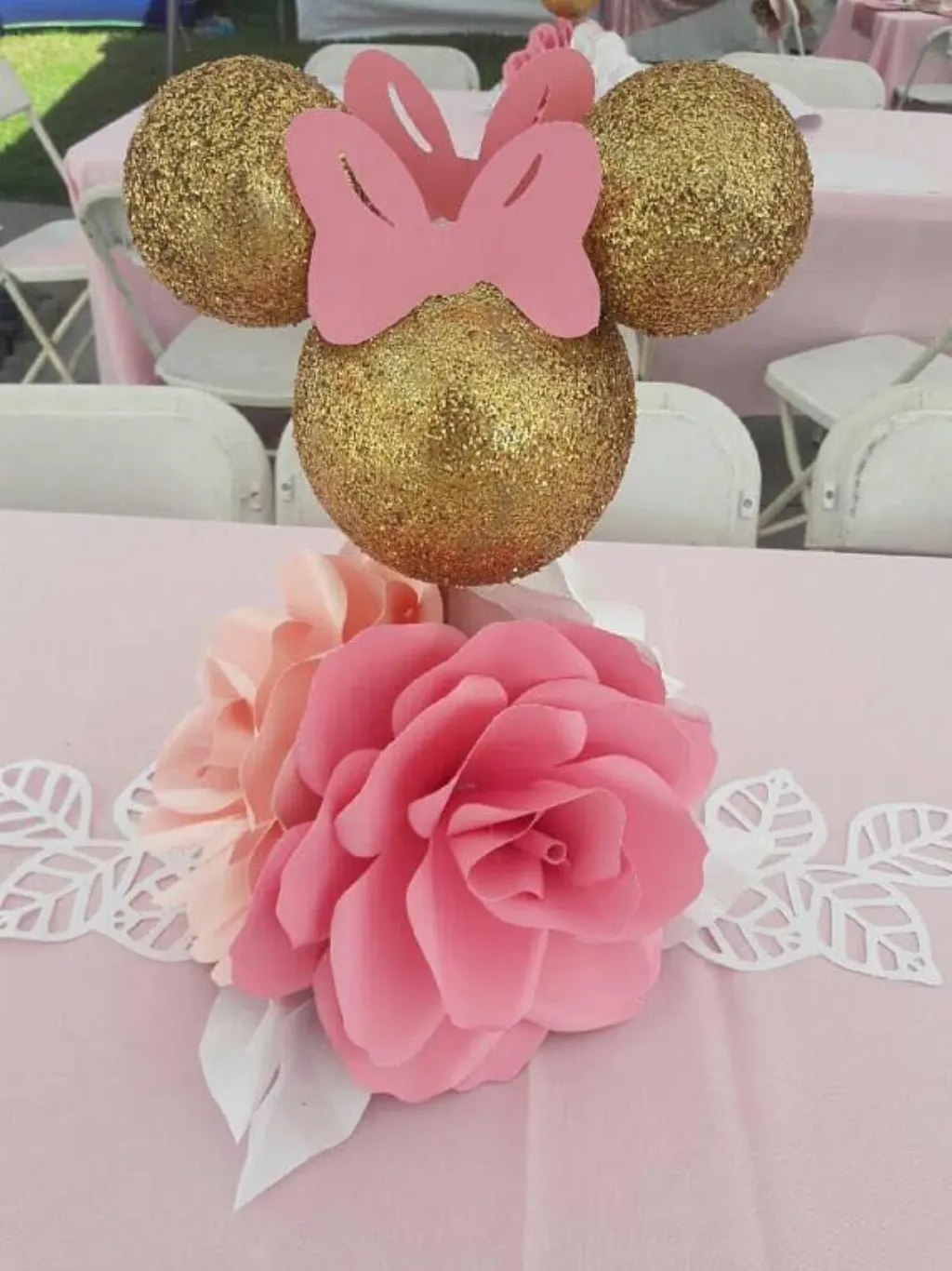 Sur Pinterest Centro de mesa Minnie flor de papel