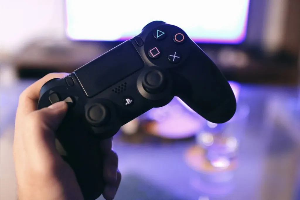 Moniteur de jeu vs télé 4