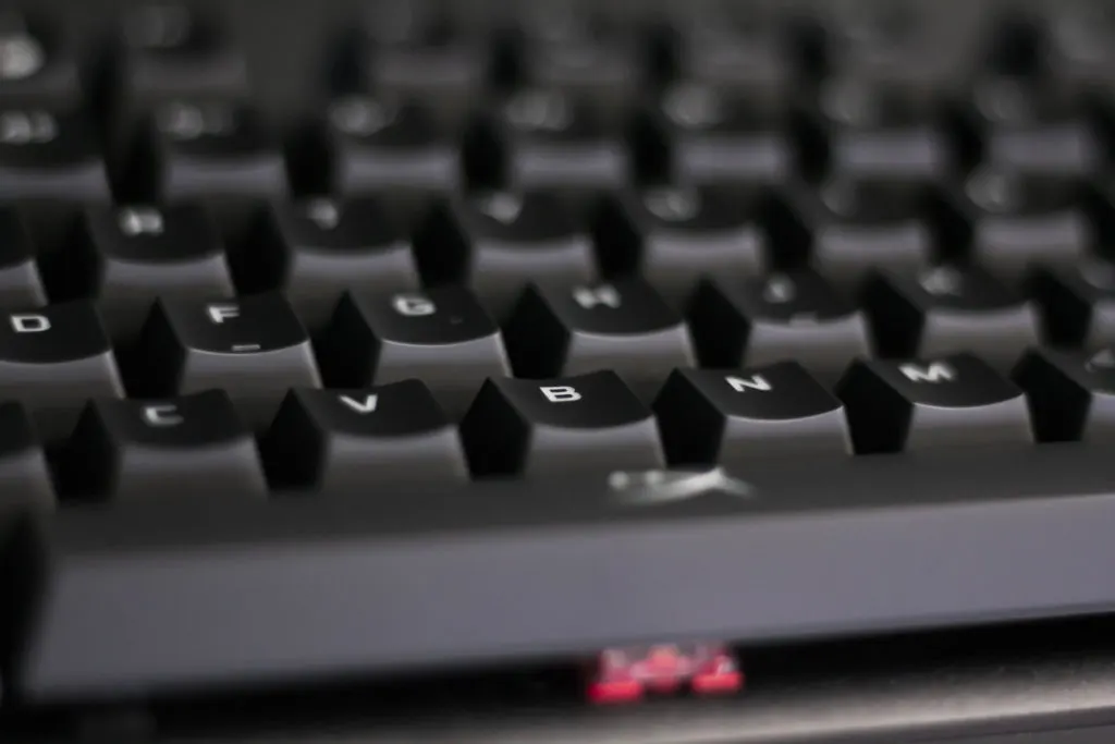 Gros plan du clavier HyperX Alloy Origins