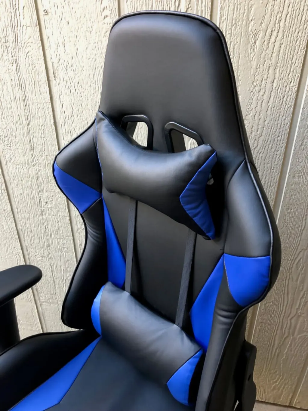Critique de la chaise de jeu AmazonBasics Racing Style