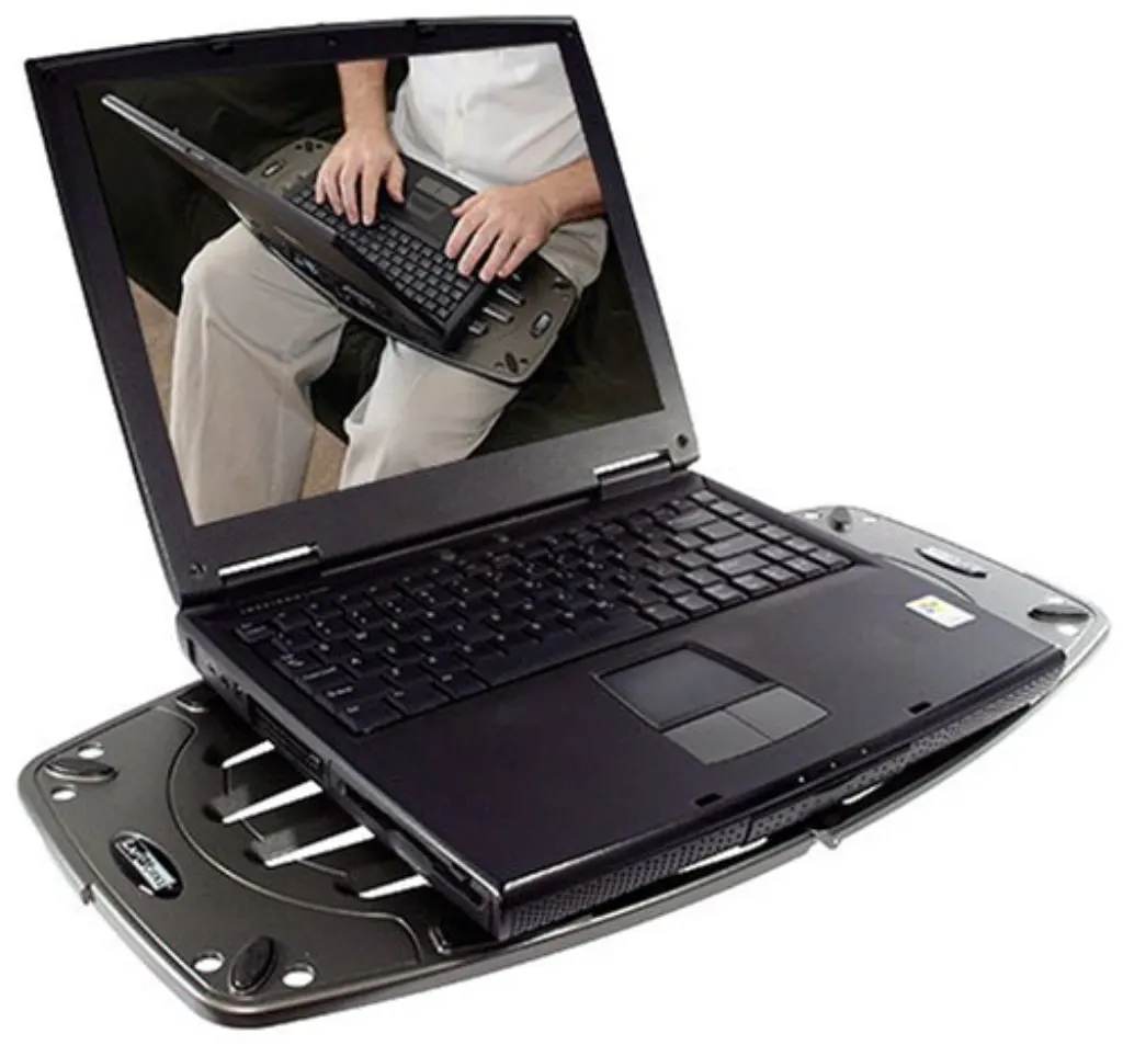 lapworks-laptop-desk-futura-un-des-meilleurs-jeux-lapdesks "class =" wp-image-132 "srcset =" https://vkehe45v84w20n29n1m63wok-wpengine.netdna-ssl.com/wp-content/ uploads / 2016/11 / LapWorks-Laptop-Desk-Futura-un-du-meilleur-jeu-Lapdesks.jpg 500w, https://vkehe45v84w20n29n1m63wok-wpengine.netdna-ssl.com/wp-content/uploads/2016 /11/LapWorks-Laptop-Desk-Futura-one- of-the-Best-Gaming-Lapdesks-300x279.jpg 300w "tailles =" (largeur maximale: 500px) 100vw, 500px