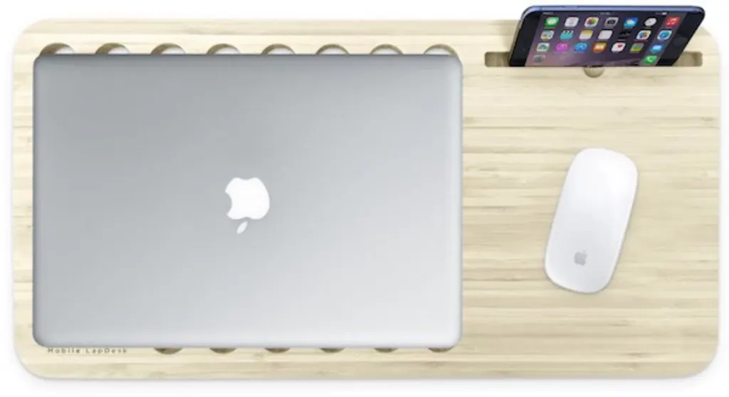 slate-2-0-with-desk-space-mobile-lapdesk "class =" wp-image-141 "srcset =" https://vkehe45v84w20n29n1m63wok-wpengine.netdna-ssl.com/wp-content/uploads/2016/ 11 / Slate-2.0-with-Desk-Space-Mobile-LapDesk.jpg 600w, https://vkehe45v84w20n29n1m63wok-wpengine.netdna-ssl.com/wp-content/uploads/2016/11/Slate-2.0-with-Desk -Space-Mobile-LapDesk-300x163.jpg 300w "tailles =" (largeur maximale: 600px) 100vw, 600px