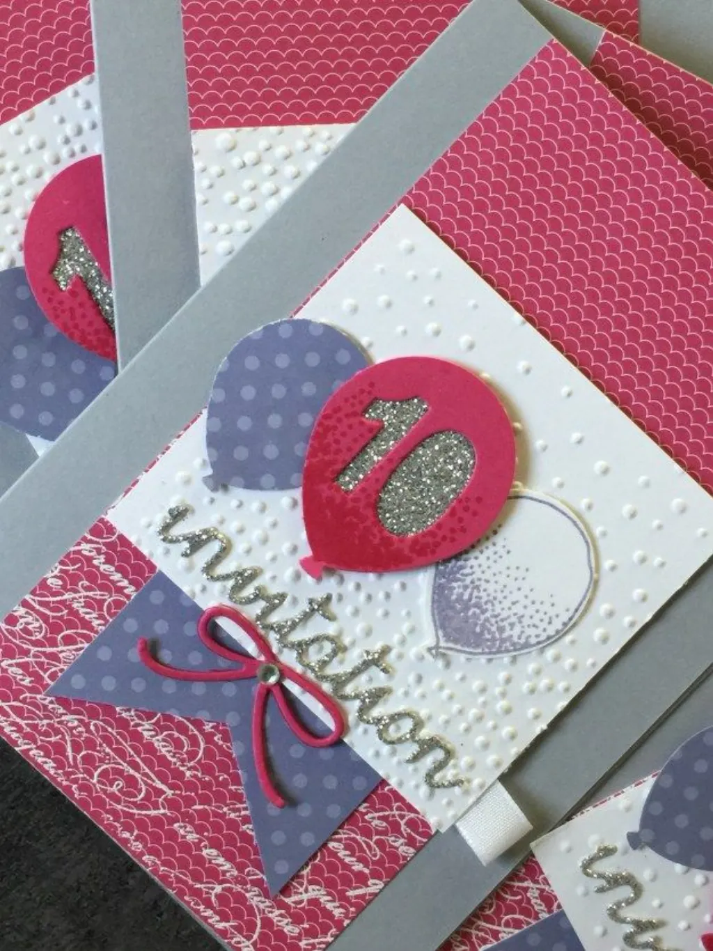 Sur Pinterest Carte d’invitation anniversaire bouquet de ballons et Thinlits boîte à