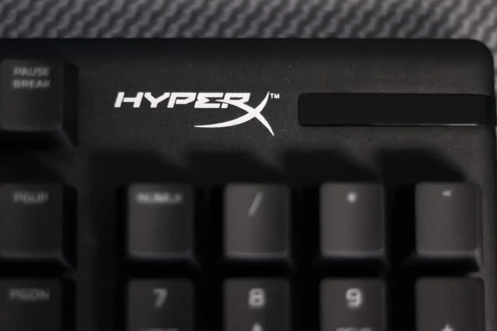 Examen du clavier de jeu mécanique HyperX Alloy Origins