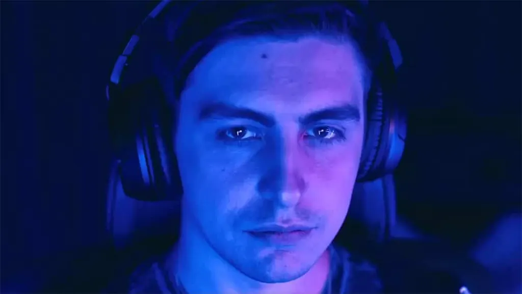 Shroud Suit Ninja De Twitch à Mixer