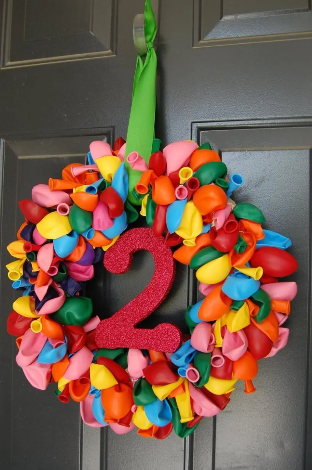 Sur Pinterest A cute idea – Birthday wreath with the age number in the middle. Great