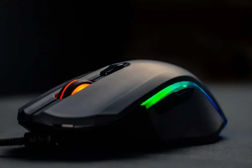 Revue de la souris de jeu Kinesis Vektor RGB